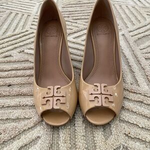 Tory Burch Women's Tan Peep-Toe Wedge Shoes.  Size 8.